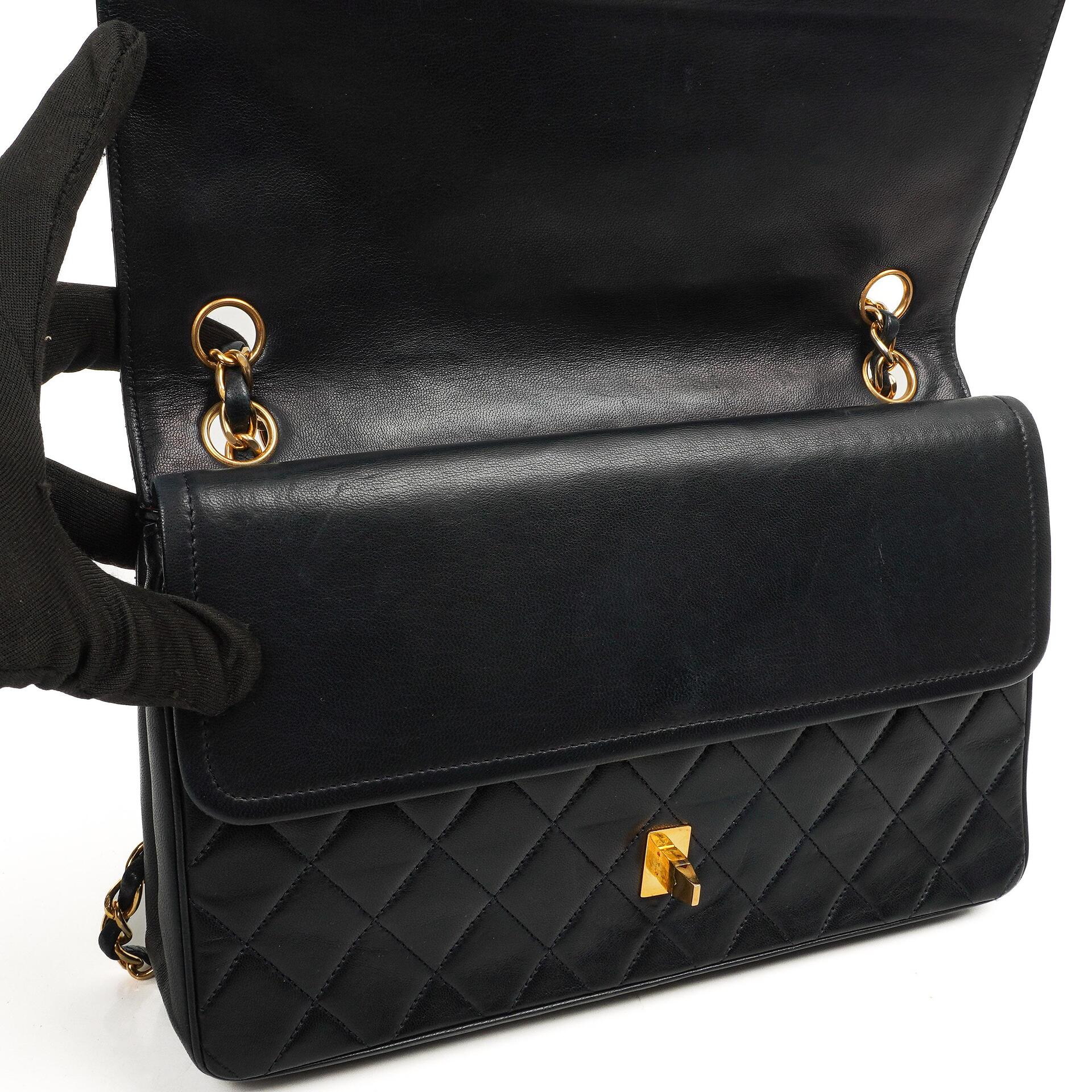 Chanel Vintage Medium Timeless Classic Double Flap Bag Gequiltetes Lammleder Navy mit 24K Vergoldeter Hardware