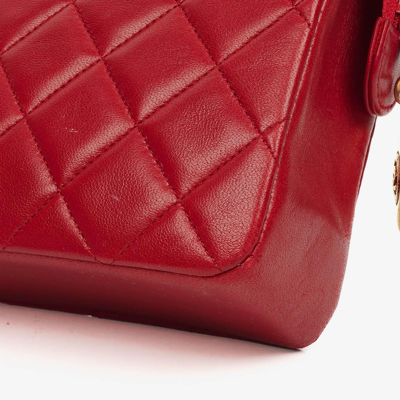 Chanel Vintage Mini Chain Tote Bag aus rotem gestepptem Lammleder