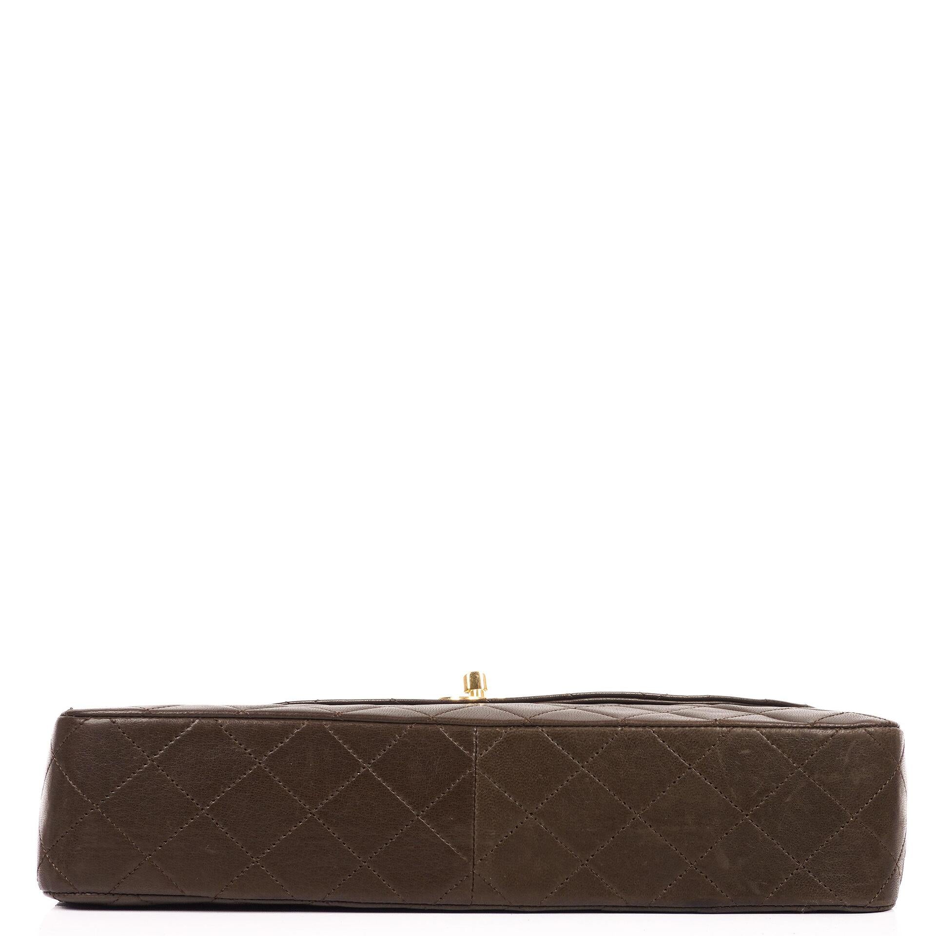 Chanel Vintage Round Flap Bag aus braunem gestepptem Lammleder mit 24K goldplattierter Hardware
