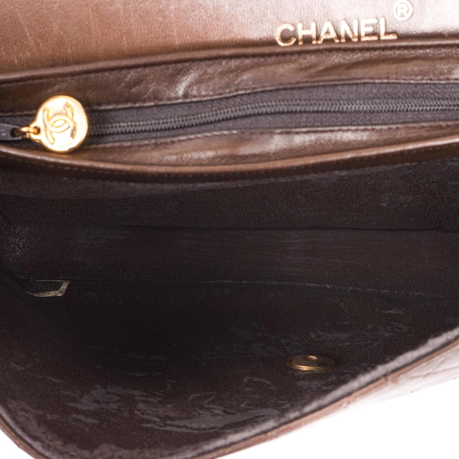 Chanel Vintage Round Flap Bag aus braunem gestepptem Lammleder mit 24K goldplattierter Hardware