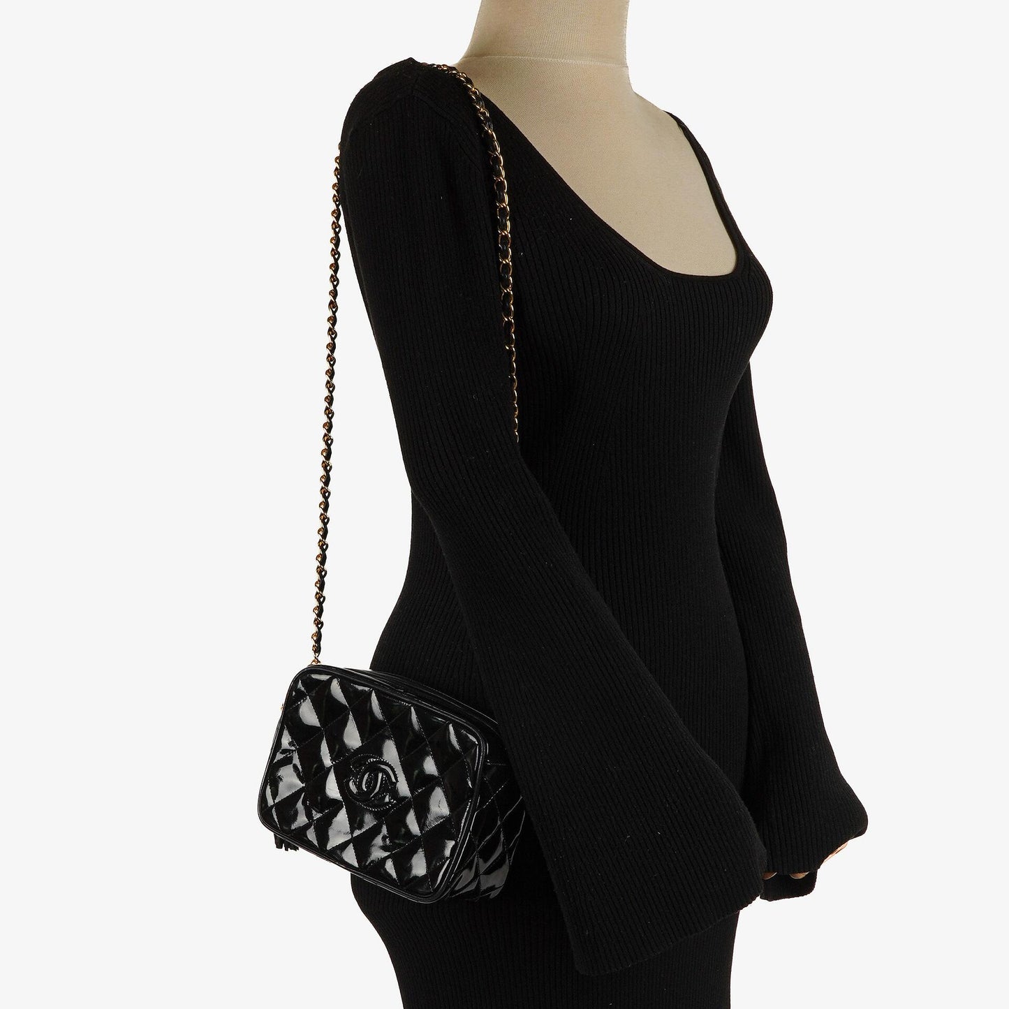 Chanel Vintage Kleine Kamera Quaste Tasche In Schwarz Stepp Lackleder