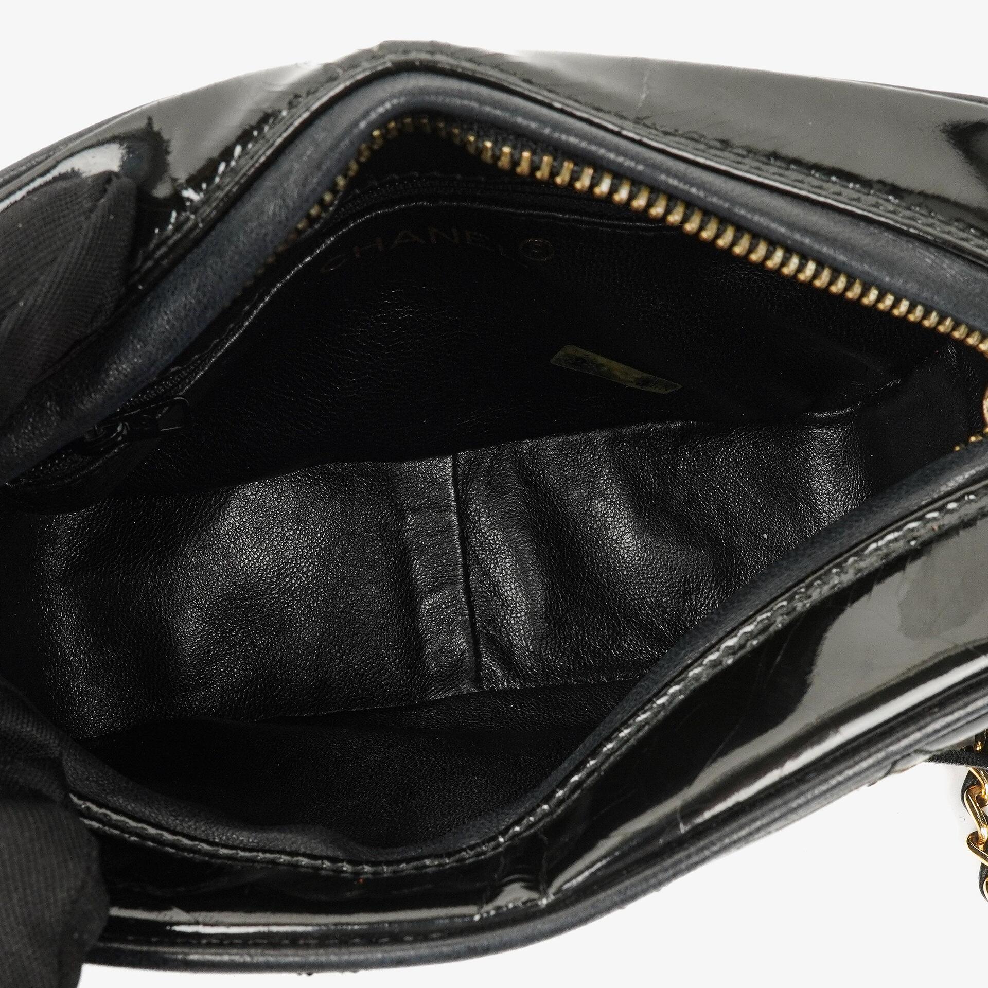 Chanel Vintage Kleine Kamera Quaste Tasche In Schwarz Stepp Lackleder