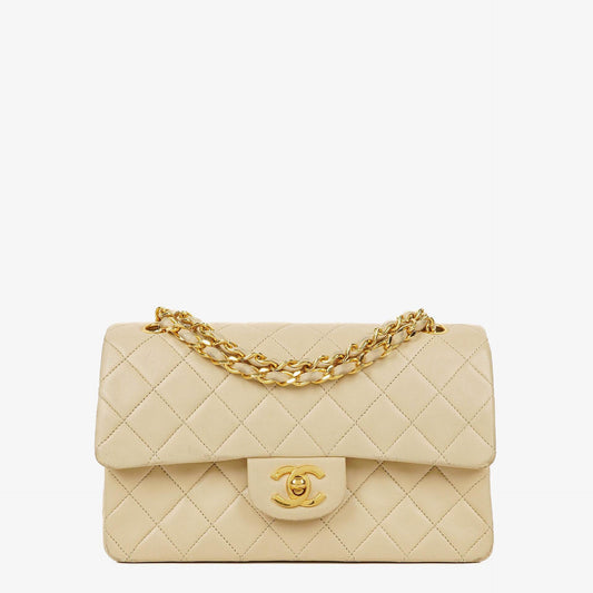 Chanel Vintage Small Classic Double Flap Tasche aus beigem gestepptem Lammleder mit 24K vergoldeter Hardware