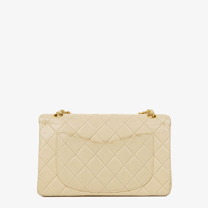 Chanel Vintage Small Classic Double Flap Tasche aus beigem gestepptem Lammleder mit 24K vergoldeter Hardware