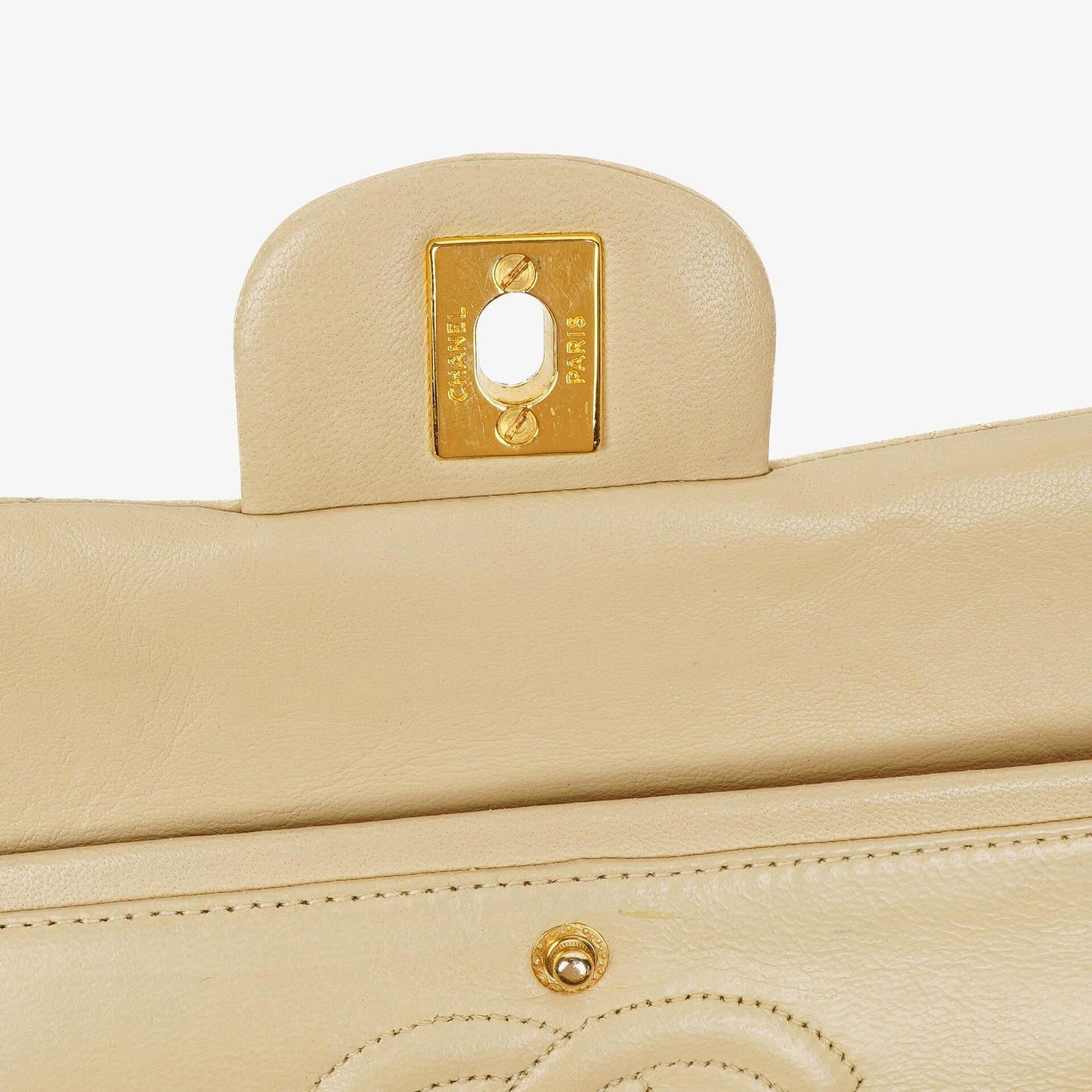 Chanel Vintage Small Classic Double Flap Tasche aus beigem gestepptem Lammleder mit 24K vergoldeter Hardware