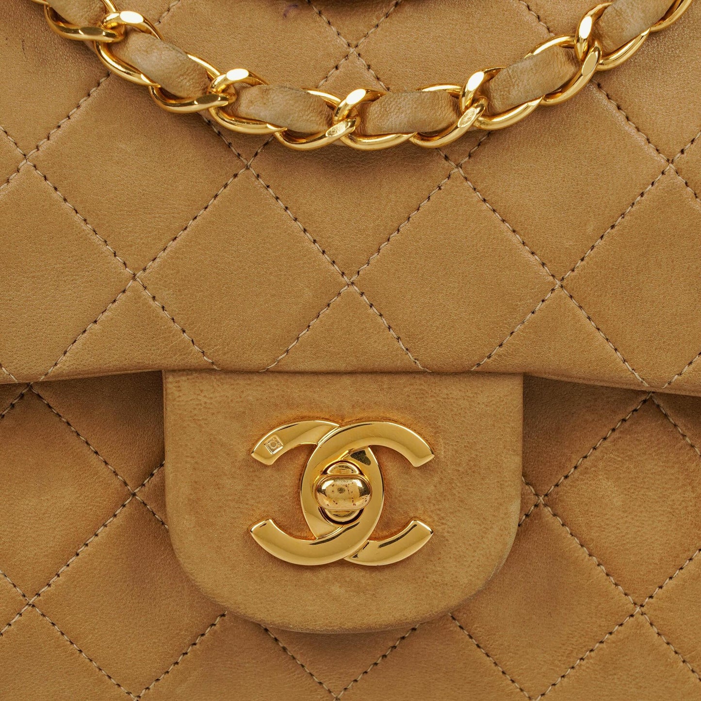 Chanel Vintage Small Classic Double Flap Tasche aus beigem gestepptem Leder mit 24K vergoldeten Beschlägen