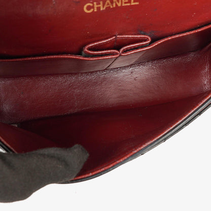 Chanel Vintage Kleine Classic Double Flap Tasche aus schwarzem gestepptem Lammleder mit 24K vergoldeten Beschlägen