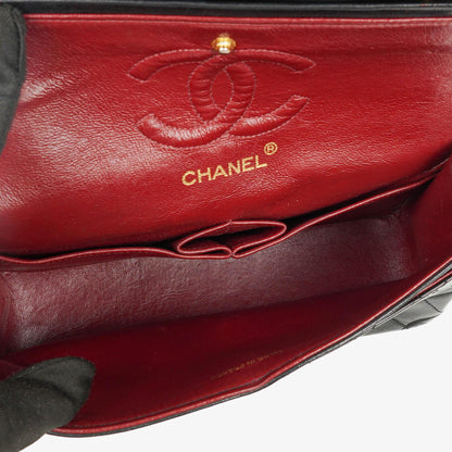 Chanel Vintage Kleine Classic Double Flap Tasche aus schwarzem gestepptem Lammleder mit 24K-vergoldeter Hardware