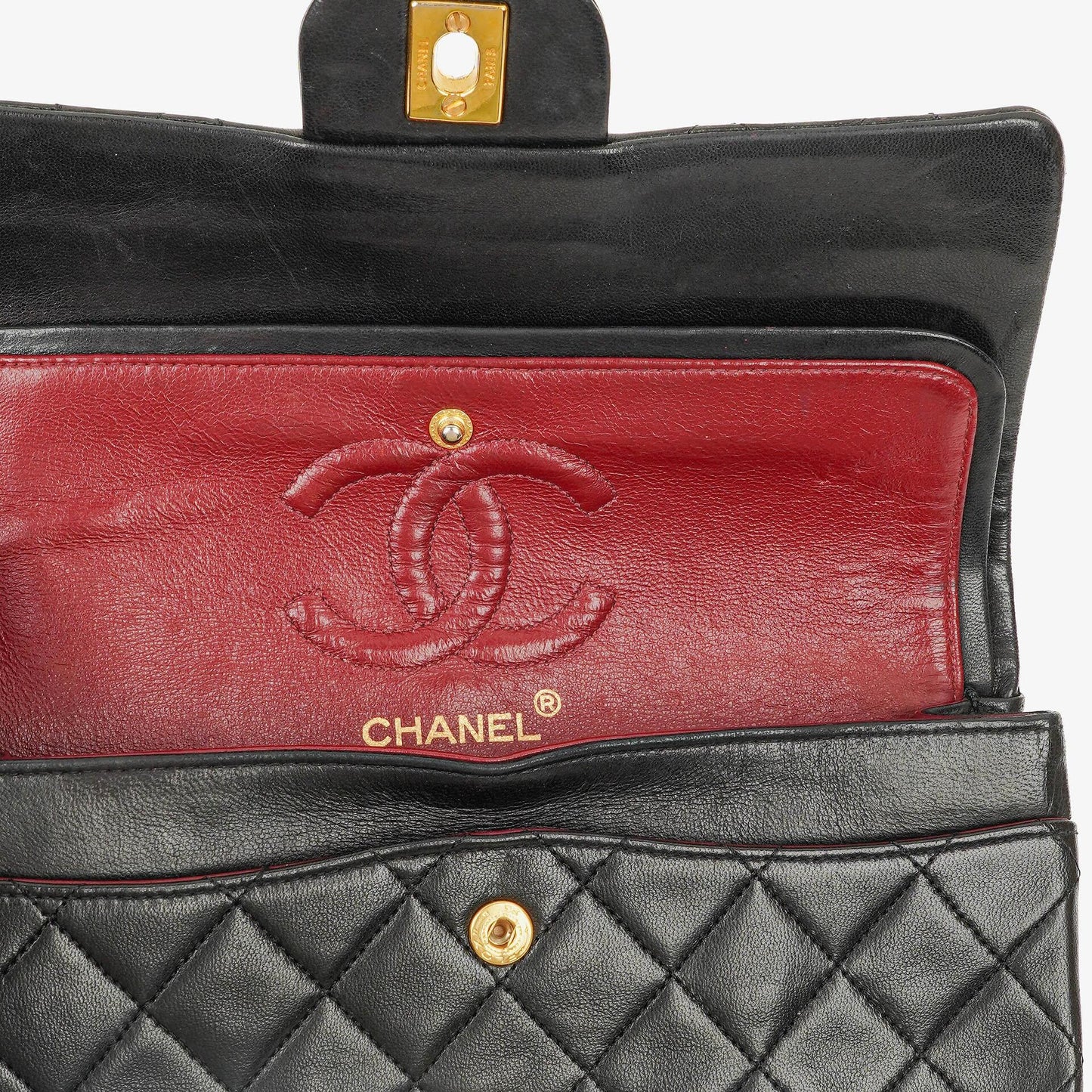 Chanel Vintage Kleine Classic Double Flap Tasche aus schwarzem gestepptem Lammleder mit 24K-vergoldeter Hardware