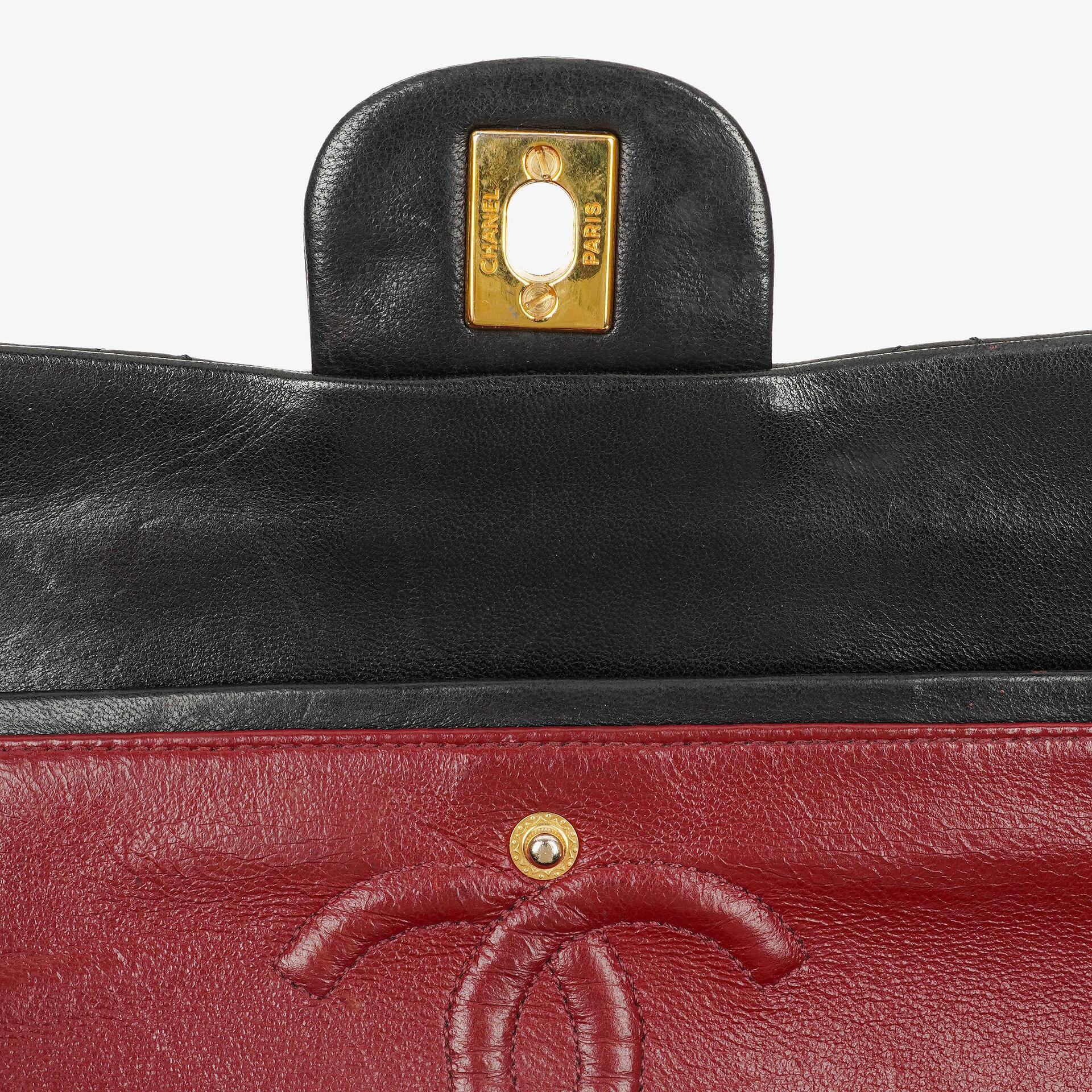 Chanel Vintage Kleine Classic Double Flap Tasche aus schwarzem gestepptem Lammleder mit 24K-vergoldeter Hardware