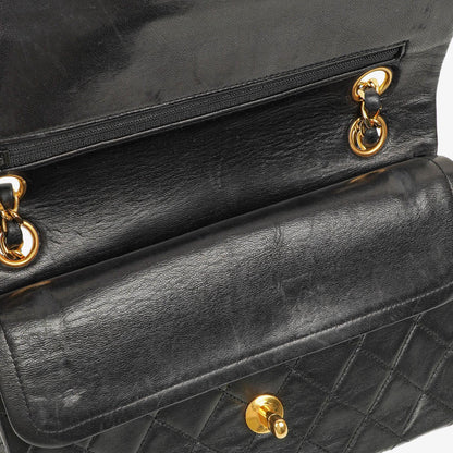 Chanel Vintage Kleine Classic Double Flap Tasche aus schwarzem gestepptem Lammleder mit 24K-vergoldeter Hardware