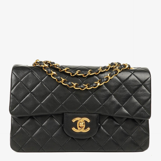 Chanel Vintage Small Classic Double Flap Tasche aus schwarzem gestepptem Lammleder mit 24K vergoldeten Beschlägen