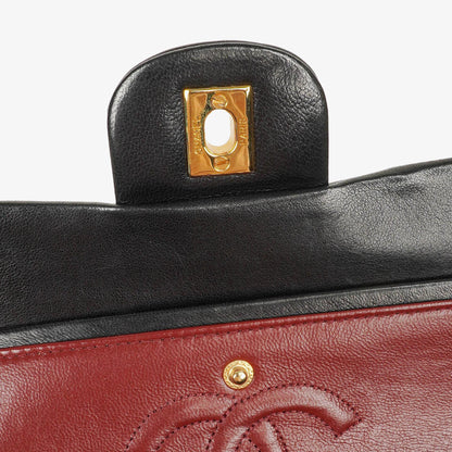 Chanel Vintage Small Classic Double Flap Tasche aus schwarzem gestepptem Lammleder mit 24K vergoldeten Beschlägen