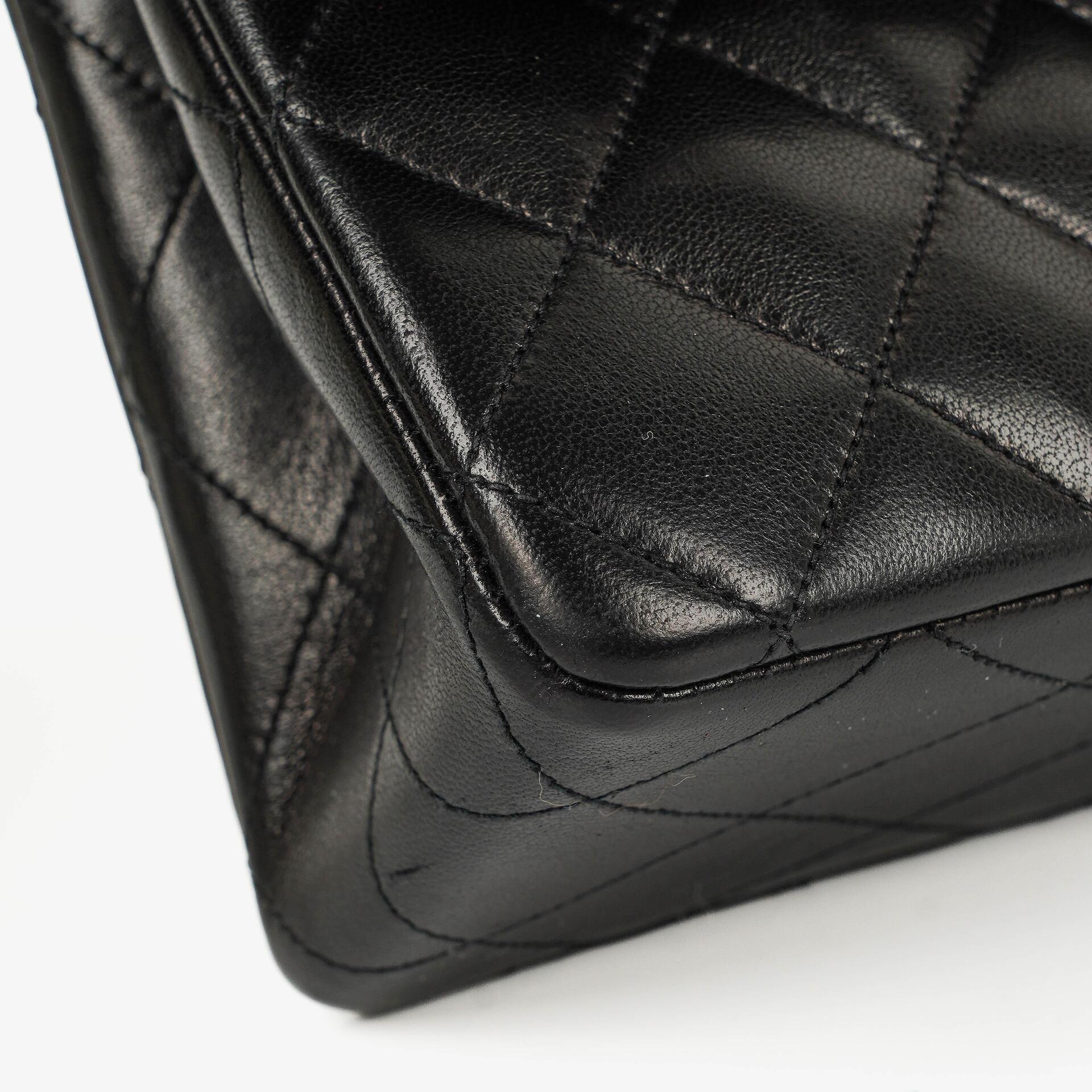 Chanel Vintage Kleine Klassische Double Flap Tasche Schwarz Gestepptes Lammleder 24K Vergoldete Beschläge