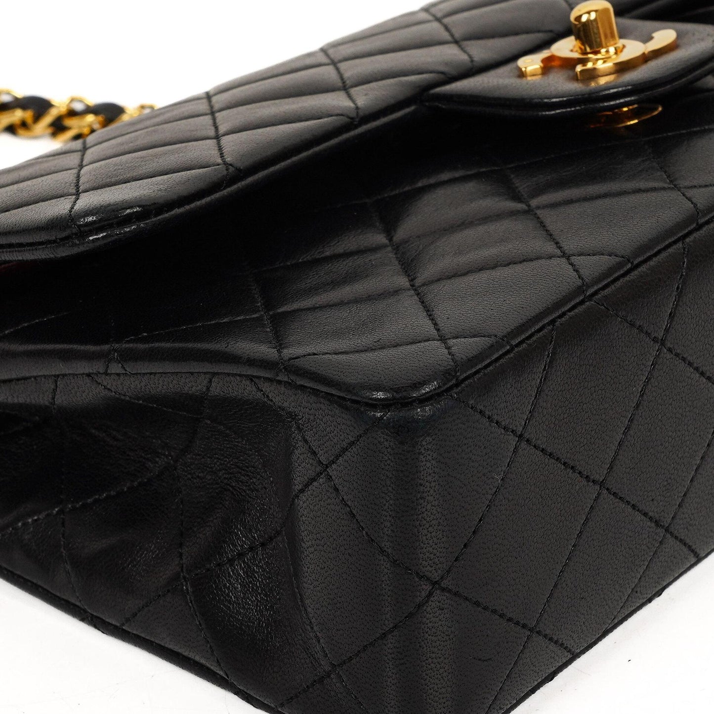 Chanel Vintage Kleine Klassische Doppelklappe Tasche Schwarzes Gequiltetes Lammleder Mit 24K Vergoldeter Hardware