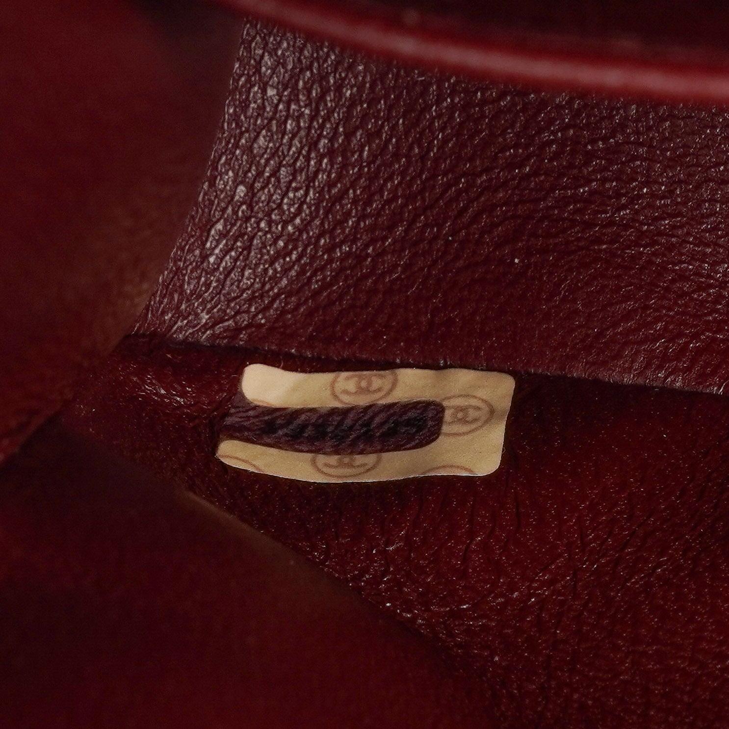 Chanel Vintage Kleine Klassische Doppelklappe Tasche Schwarzes Gequiltetes Lammleder Mit 24K Vergoldeter Hardware