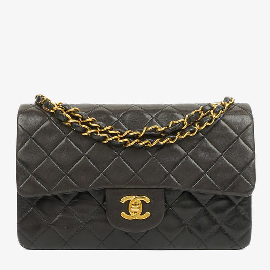 Chanel Vintage Kleine Klassische Doppelklappe Tasche Schwarzes Gequiltetes Lammleder Mit 24K Vergoldeter Hardware