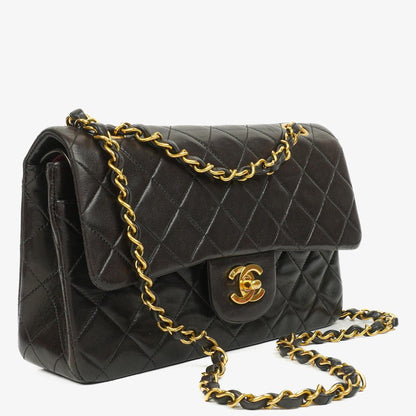 Chanel Vintage Kleine Klassische Doppelklappe Tasche Schwarzes Gequiltetes Lammleder Mit 24K Vergoldeter Hardware