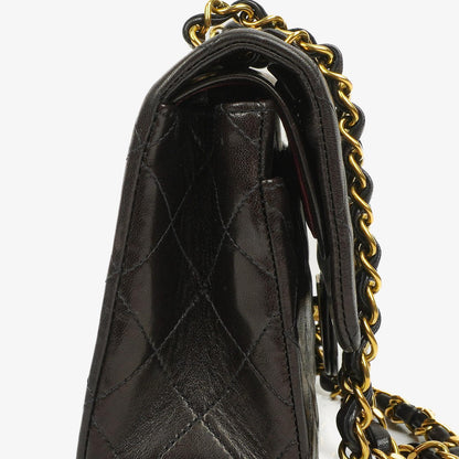 Chanel Vintage Kleine Klassische Doppelklappe Tasche Schwarzes Gequiltetes Lammleder Mit 24K Vergoldeter Hardware