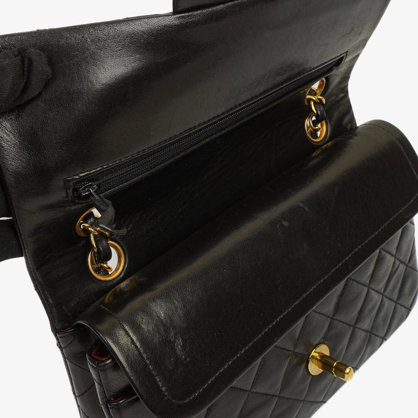 Chanel Vintage Kleine Klassische Doppelklappe Tasche Schwarzes Gequiltetes Lammleder Mit 24K Vergoldeter Hardware