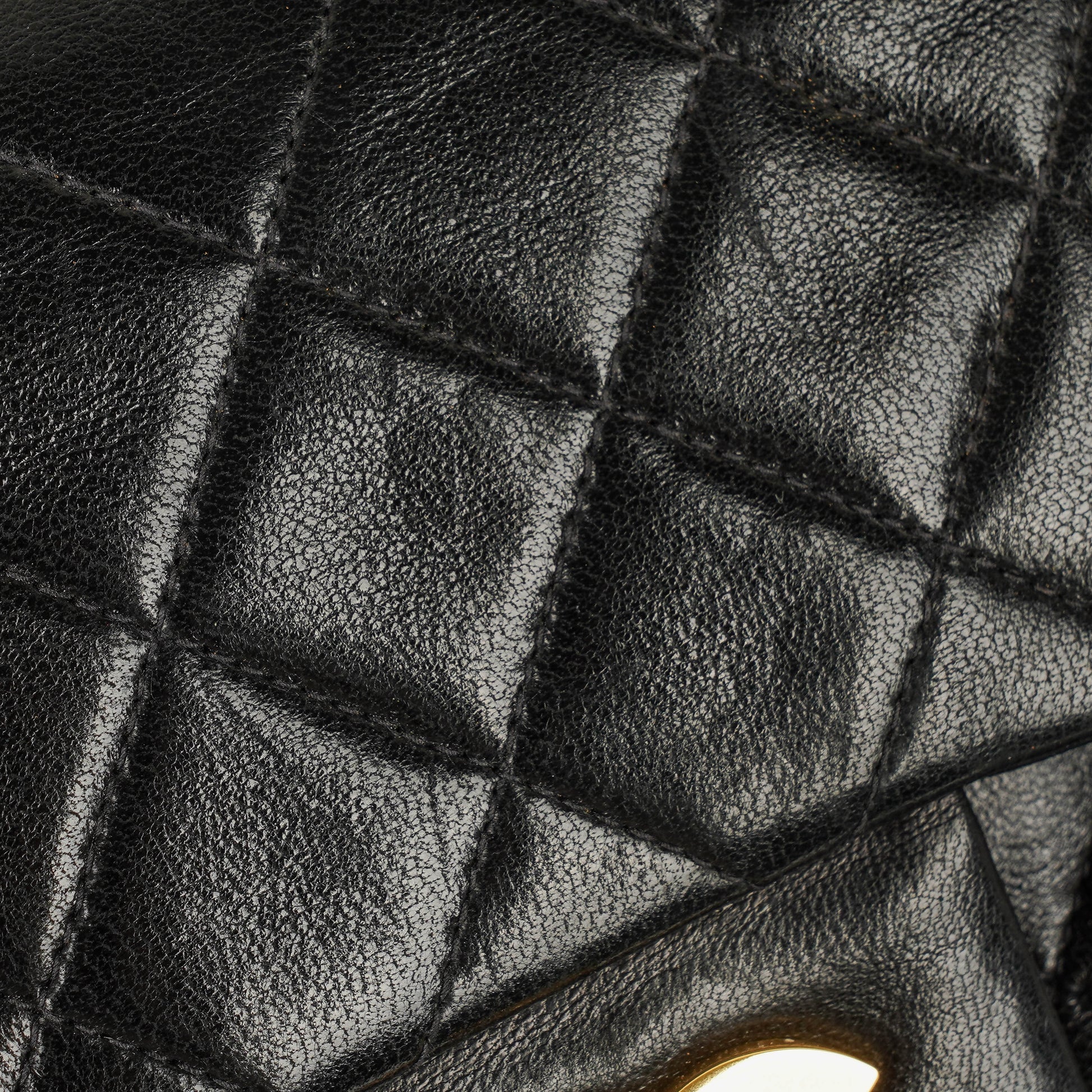 Chanel Vintage Kleine Classic Double Flap Tasche aus schwarzem gestepptem Leder mit 24K vergoldeter Hardware