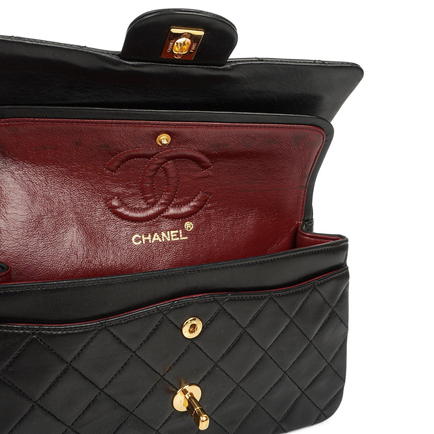 Chanel Vintage Kleine Klassische Doppelklappe Schwarzes Gequiltetes Lammleder 24K Vergoldete Hardware