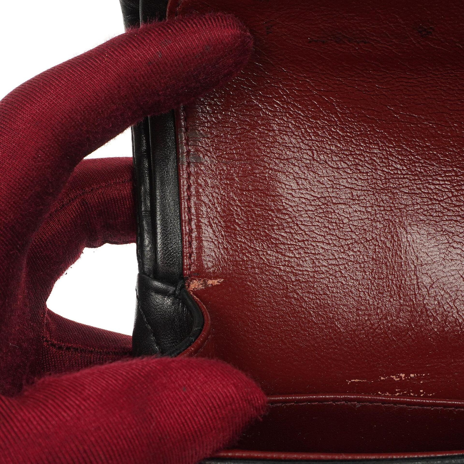 Chanel Vintage Kleine Klassische Doppelklappe Schwarzes Gequiltetes Lammleder 24K Vergoldete Hardware
