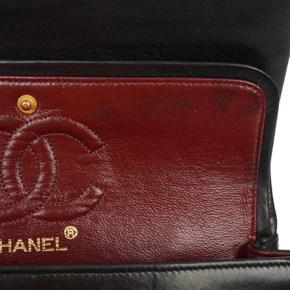 Chanel Vintage Kleine Klassische Doppelklappe Schwarzes Gequiltetes Lammleder 24K Vergoldete Hardware
