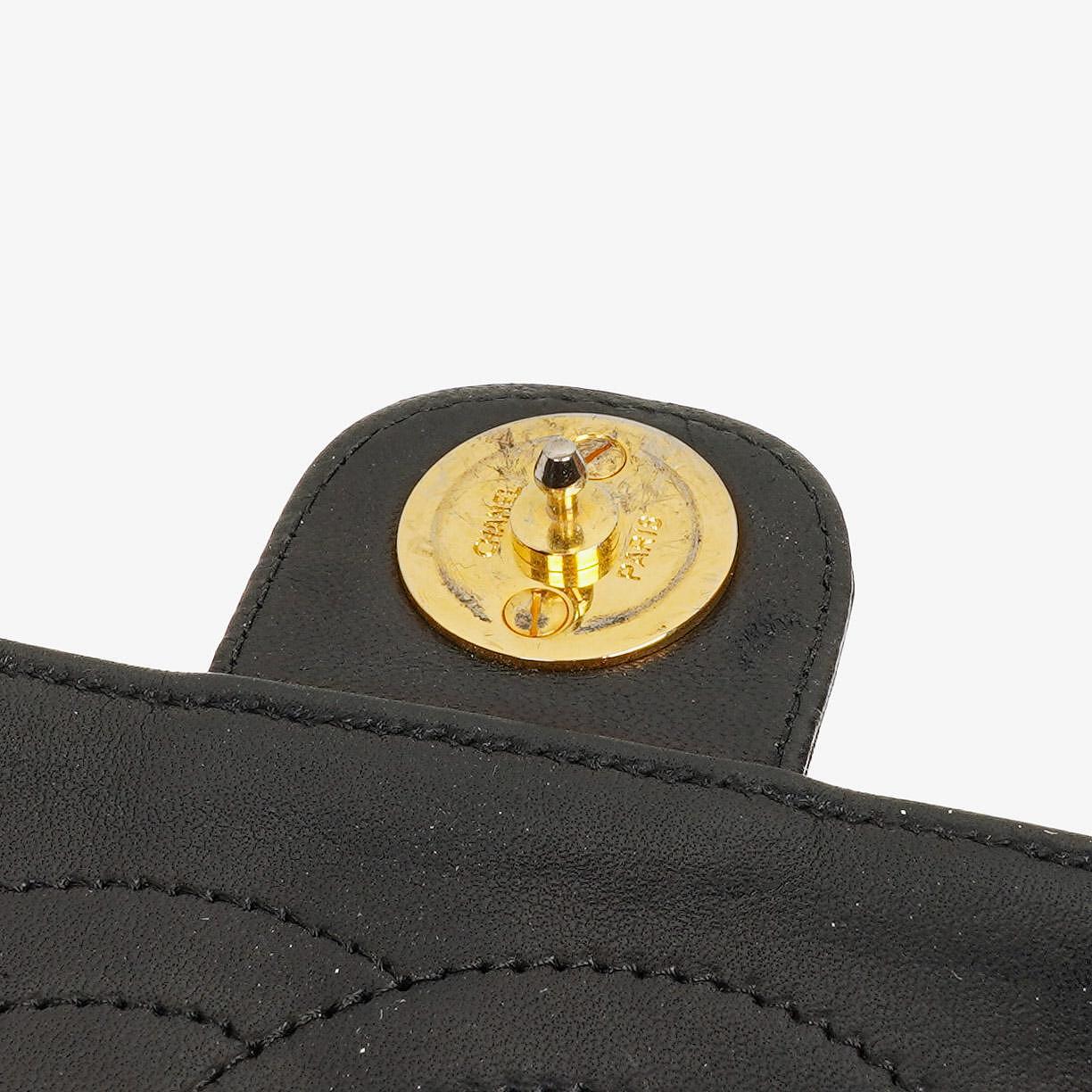 Chanel Vintage Classic kleine Single Flap Tasche aus schwarzem gestepptem Lammleder mit 24K vergoldeter Hardware