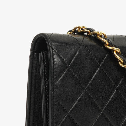 Chanel Kleine Classic Vintage Einzelklappentasche aus schwarzem gestepptem Lammleder mit 24K vergoldeten Beschlägen