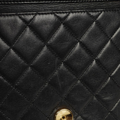 Chanel Kleine Classic Vintage Einzelklappentasche aus schwarzem gestepptem Lammleder mit 24K vergoldeten Beschlägen