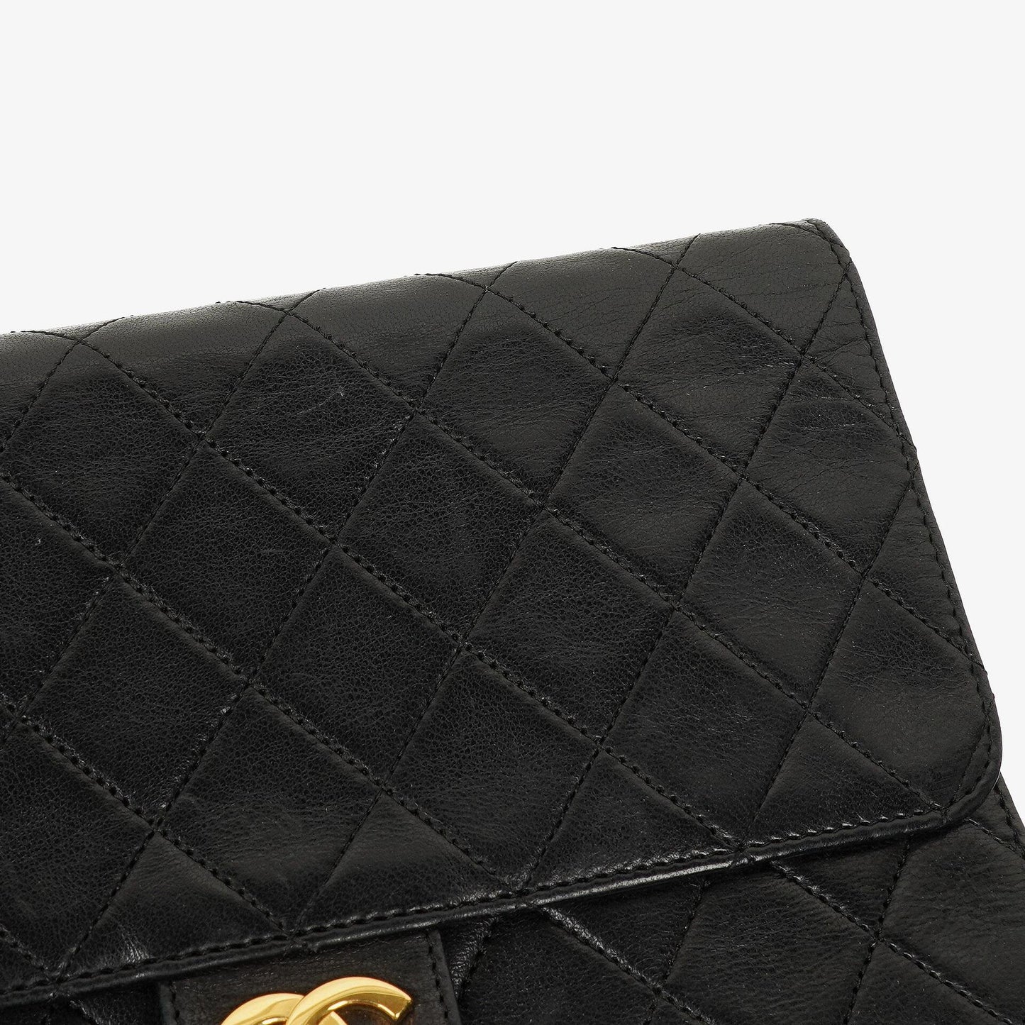 Chanel Kleine Classic Vintage Einzelklappentasche aus schwarzem gestepptem Lammleder mit 24K vergoldeten Beschlägen