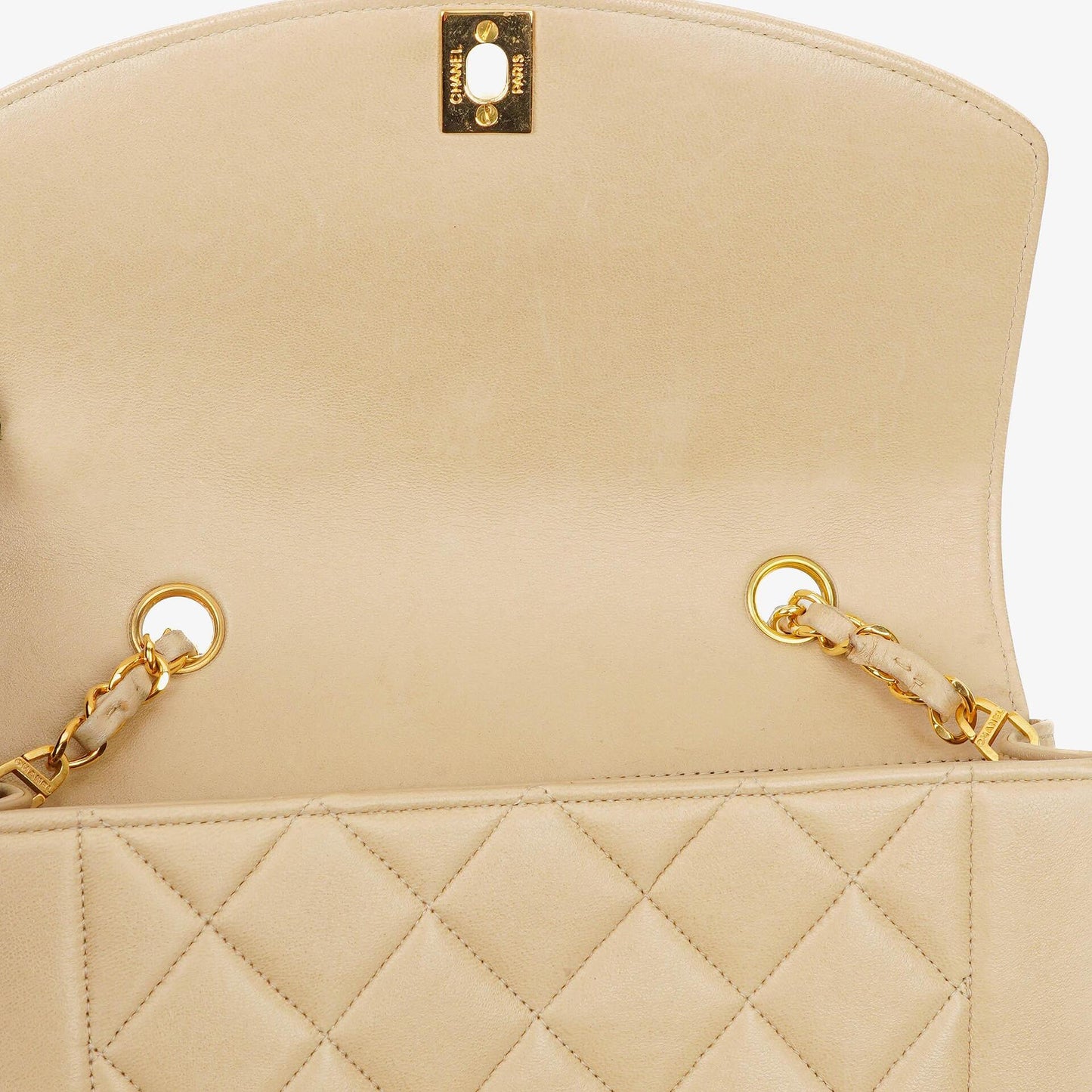 Chanel Vintage Small Diana Flap Tasche in Beige mit 24K vergoldeten Beschlägen