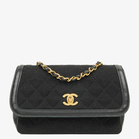 Chanel Vintage Small Single Flap Tasche aus schwarzem gestepptem Jersey und Leder mit 24K vergoldeter Hardware