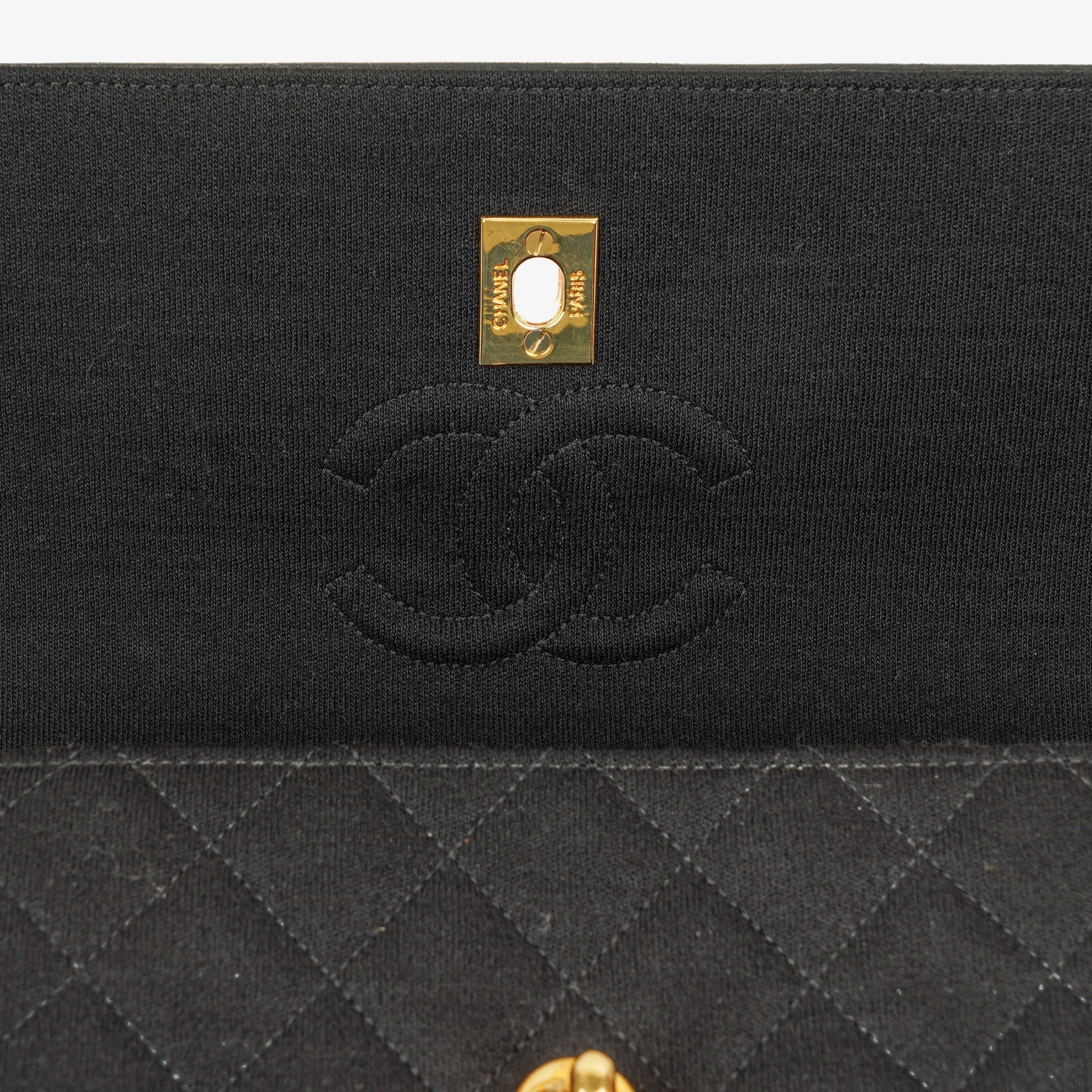 Chanel Vintage Small Single Flap Tasche aus schwarzem gestepptem Jersey und Leder mit 24K vergoldeter Hardware