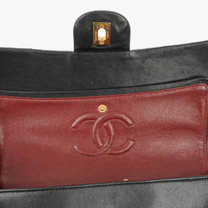 Chanel Vintage Quadratische Klassische Double Flap Tasche Schwarz Gestepptes Lammleder 24K Vergoldete Beschläge