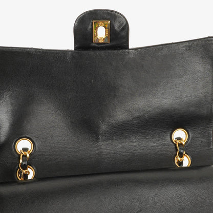 Chanel Vintage Quadratische Klassische Double Flap Tasche Schwarz Gestepptes Lammleder 24K Vergoldete Beschläge