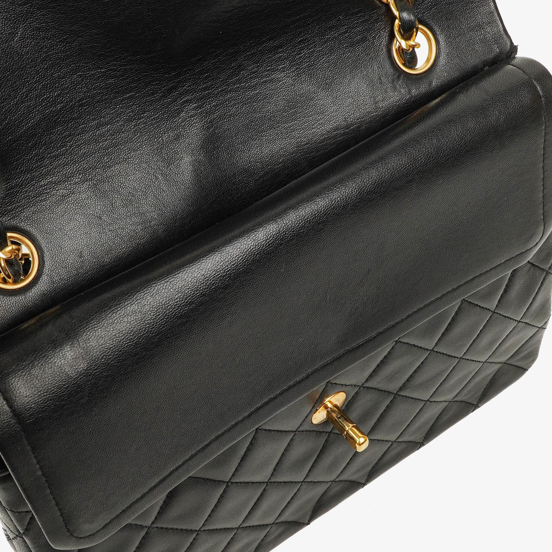 Chanel Vintage Quadratische Klassische Double Flap Tasche Schwarz Gestepptes Lammleder 24K Vergoldete Beschläge
