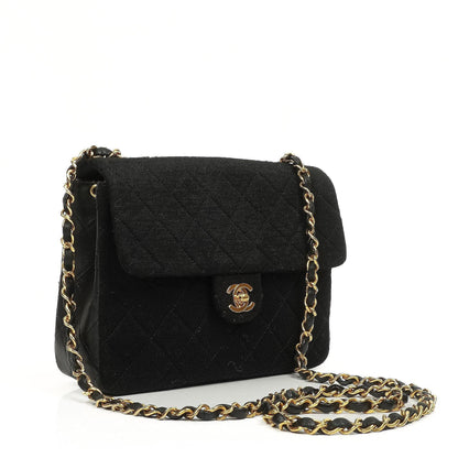 Chanel Vintage Square Single Flap Tasche aus schwarzem gestepptem Jersey und Leder mit 24K vergoldeten Beschlägen, 1989-1991