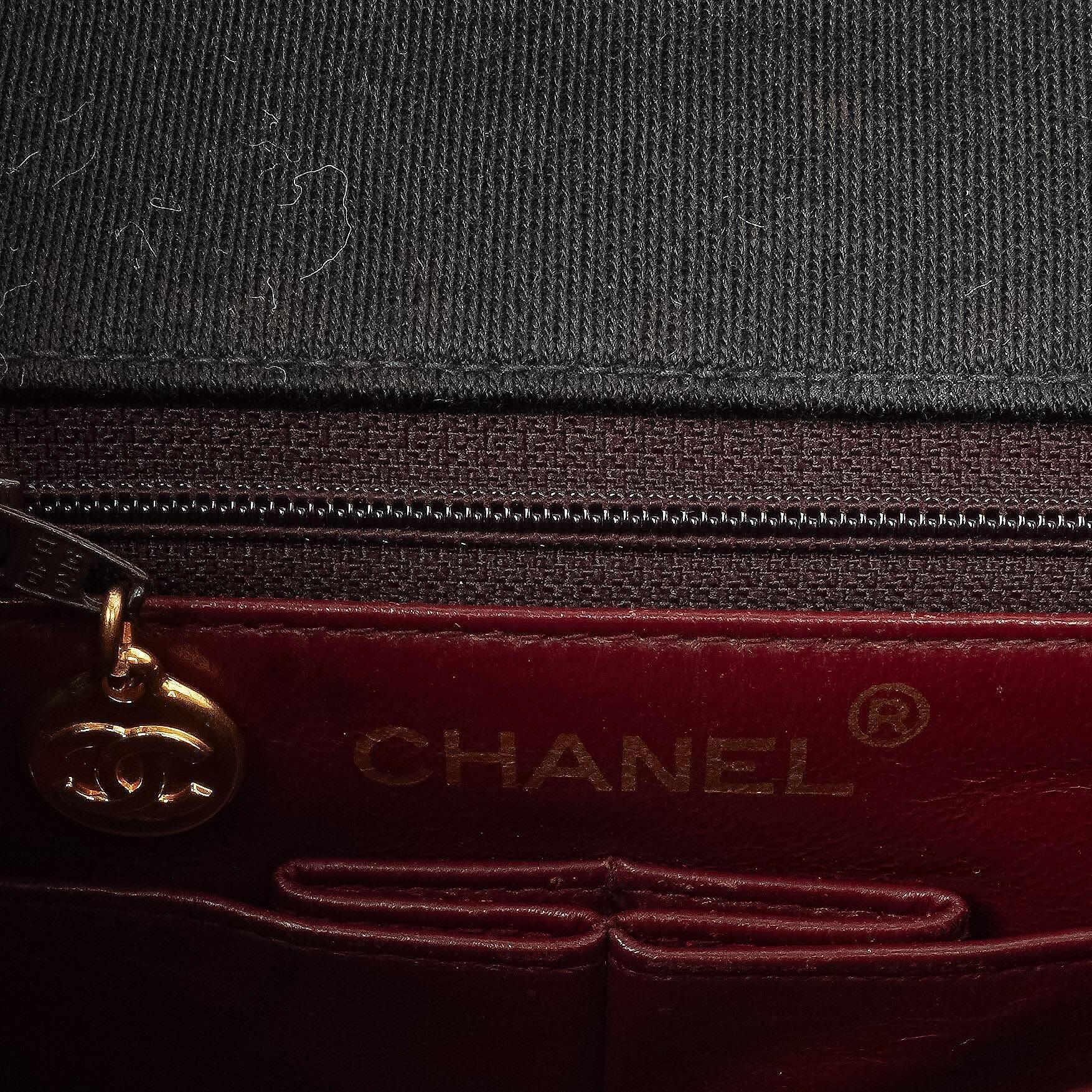 Chanel Vintage Square Single Flap Tasche aus schwarzem gestepptem Jersey und Leder mit 24K vergoldeten Beschlägen, 1989-1991