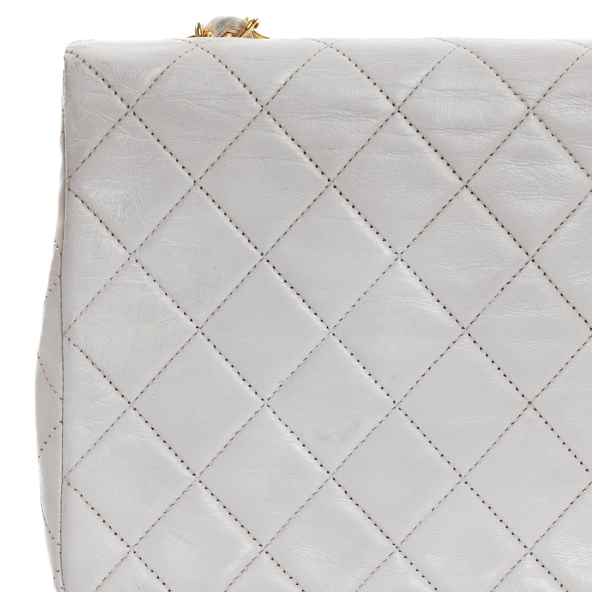Chanel Vintage Square Flap Bag aus weißem gestepptem Lammleder mit 24K goldplattierten Beschlägen