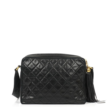 Chanel Vintage Tassel Camera Bag aus schwarzem gestepptem Lammleder mit goldfarbener Hardware