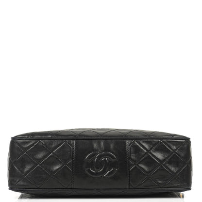 Chanel Vintage Tassel Camera Bag aus schwarzem gestepptem Lammleder mit goldfarbener Hardware