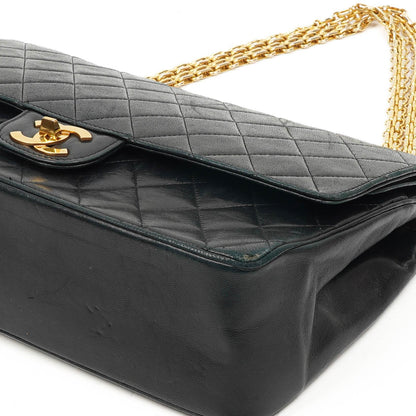 Chanel Vintage zeitlose klassische mittlere Doppelklappen-Tasche Schwarz gestepptes Lammleder mit 24K goldplattierter Hardware und Mademoiselle-Kette