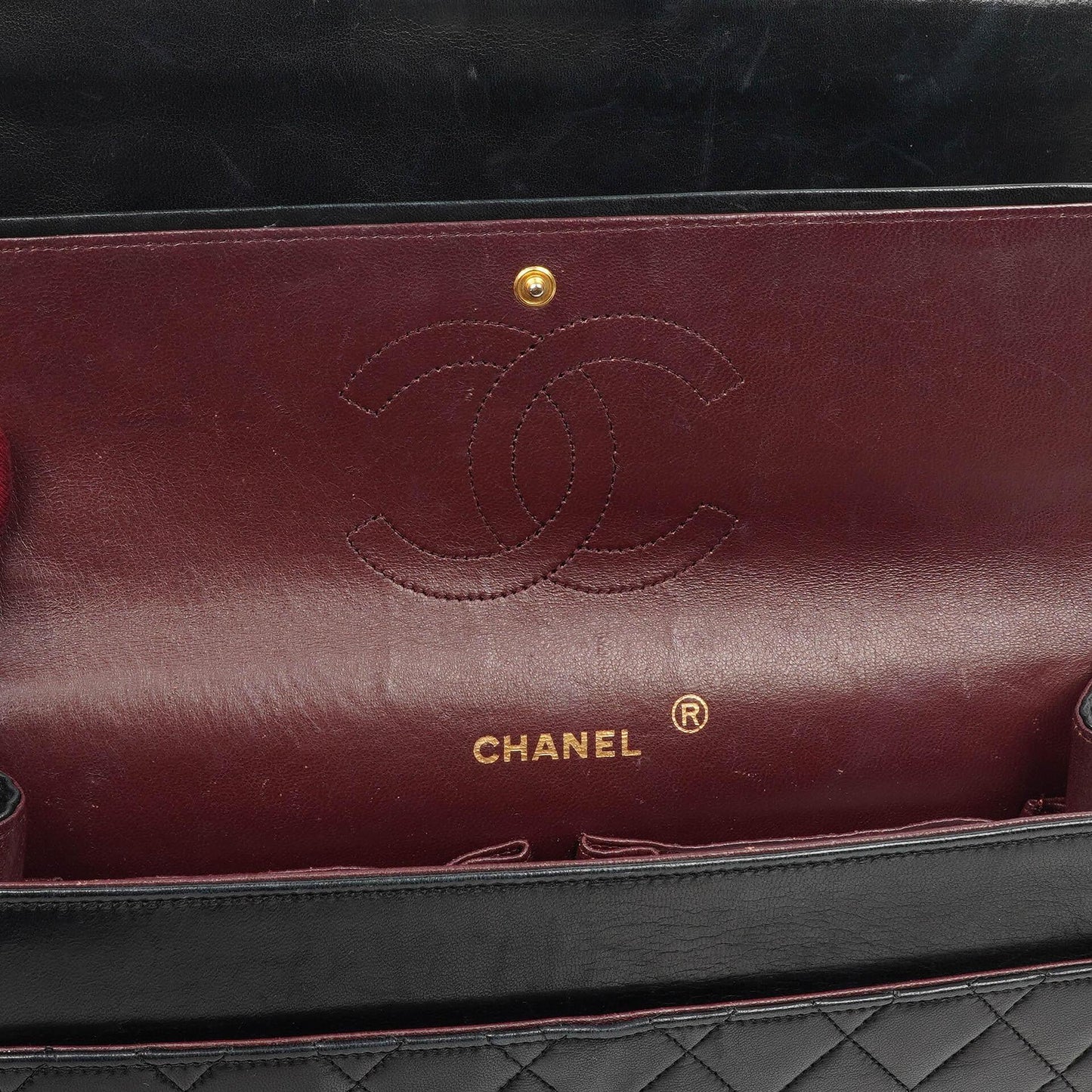 Chanel Vintage zeitlose klassische mittlere Doppelklappen-Tasche Schwarz gestepptes Lammleder mit 24K goldplattierter Hardware und Mademoiselle-Kette