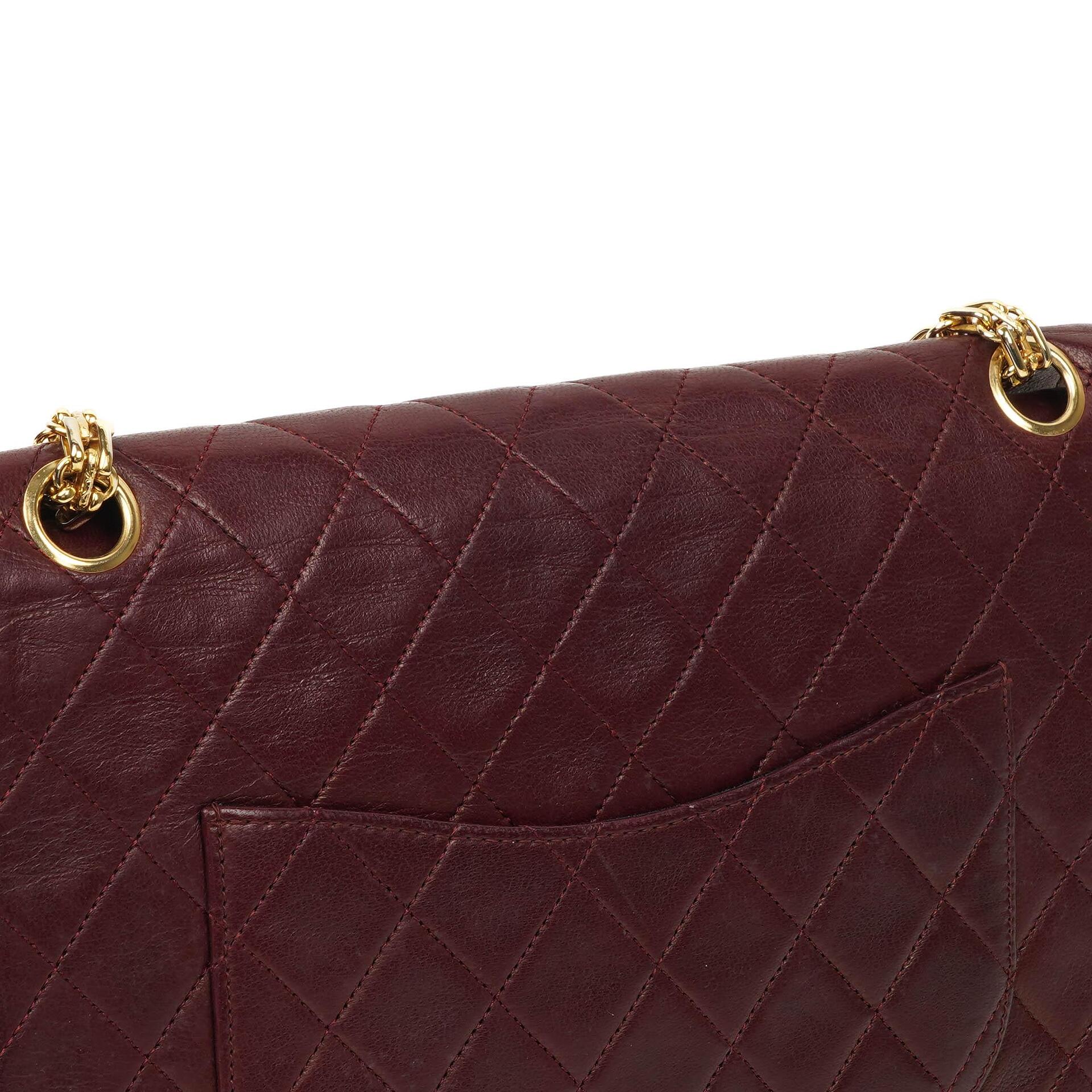 Chanel Vintage Zeitlos Klassisch Medium Doppelklapptasche Burgunder Gequiltetes Lammleder mit Goldfarbenem Hardware und Mademoiselle Kette