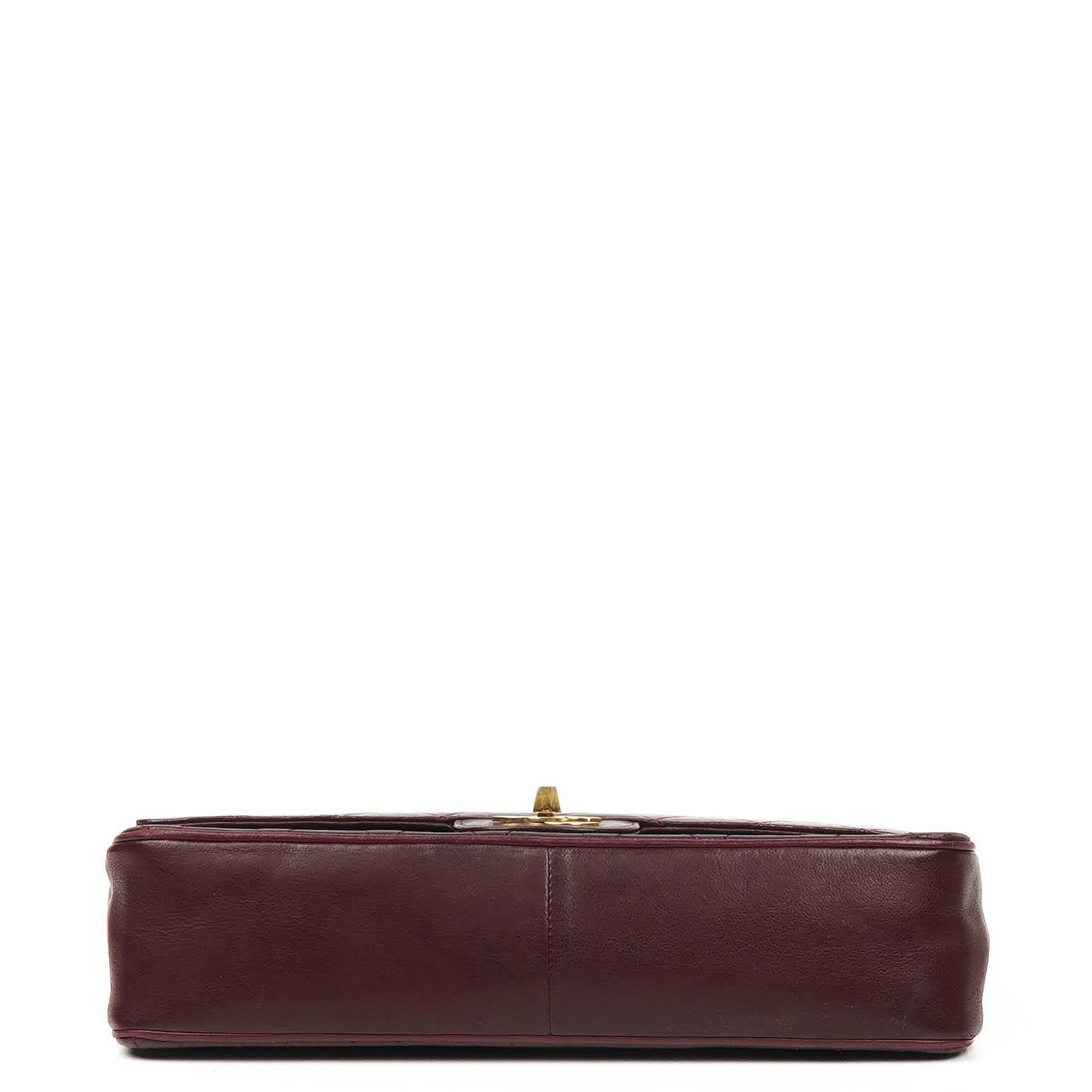 Chanel Vintage Zeitlos Klassisch Medium Doppelklapptasche Burgunder Gequiltetes Lammleder mit Goldfarbenem Hardware und Mademoiselle Kette