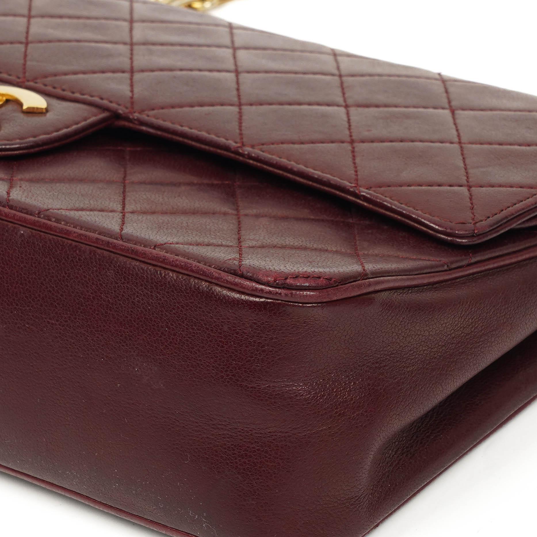 Chanel Vintage Zeitlos Klassisch Medium Doppelklapptasche Burgunder Gequiltetes Lammleder mit Goldfarbenem Hardware und Mademoiselle Kette