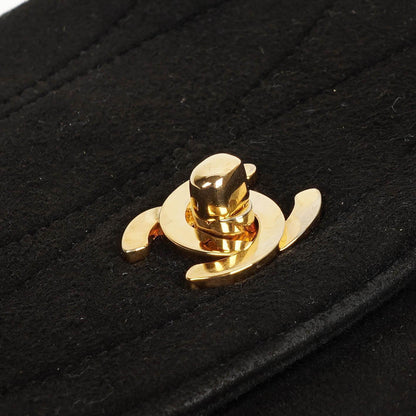 Chanel Mini Trapez Klappentasche Schwarz Gepolstertes Wildleder Mit 24K vergoldeter Hardware