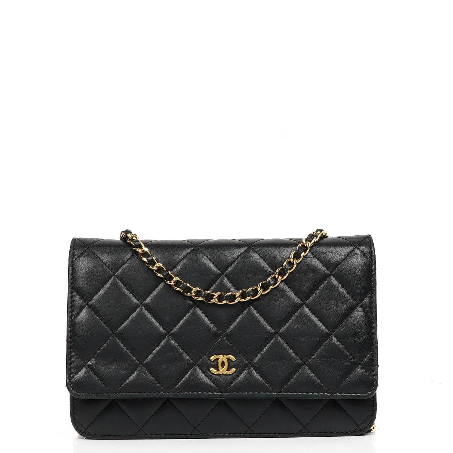 Chanel Wallet On Chain WOC schwarzes gestepptes Lammleder mit goldfarbenen Beschlägen